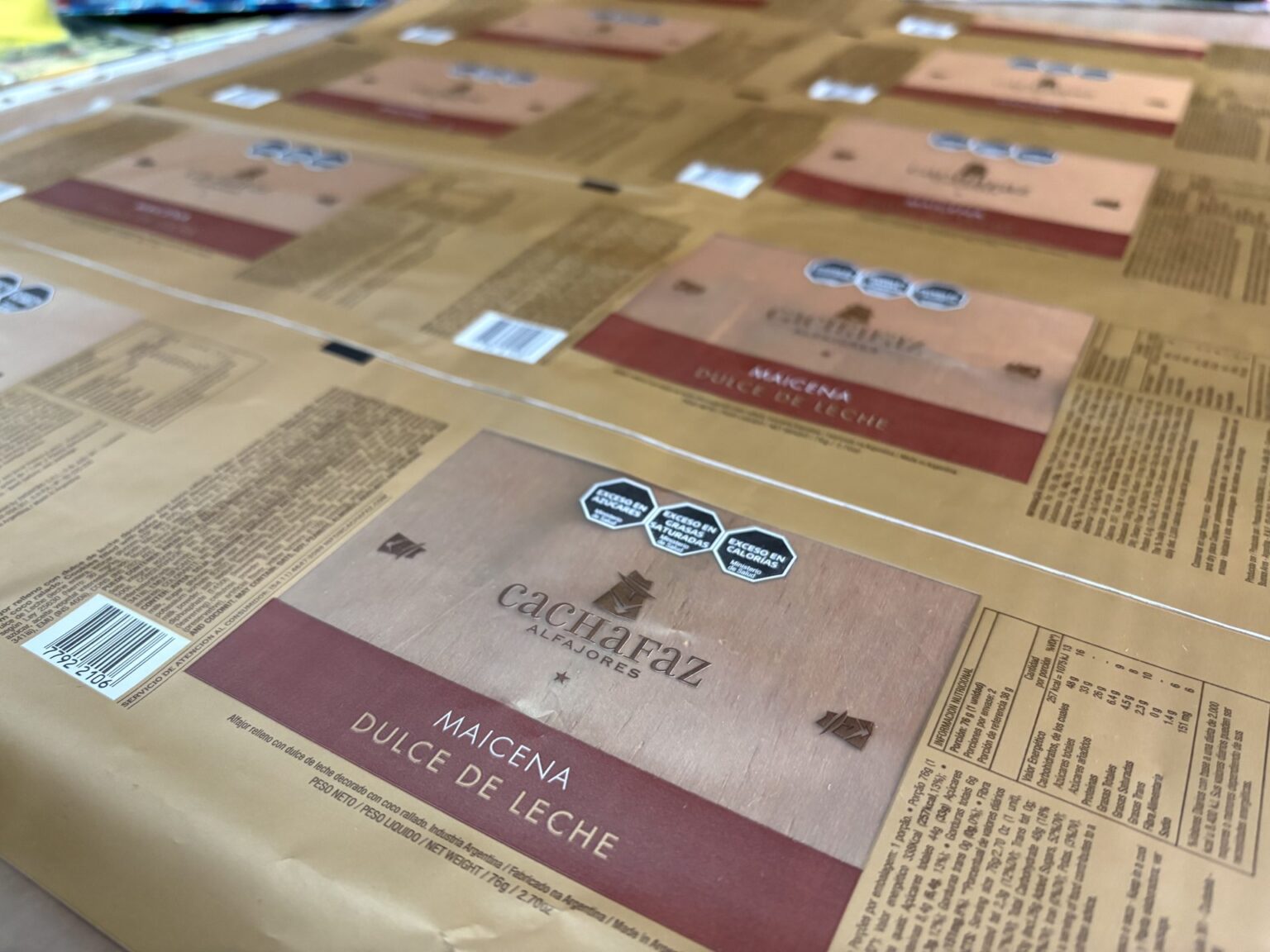 Bobinas impresas de envoltorio de alfajor para la industria alimenticia